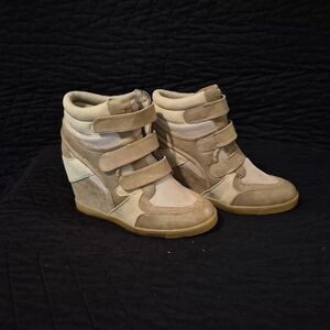 ShoeDazzle Tan and Cream Wedge Sneakers